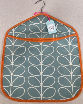 Orla Kiely Peg Bag Duck Egg blau linearer Stiel PVC mit Aufhänger orange Borte H/made