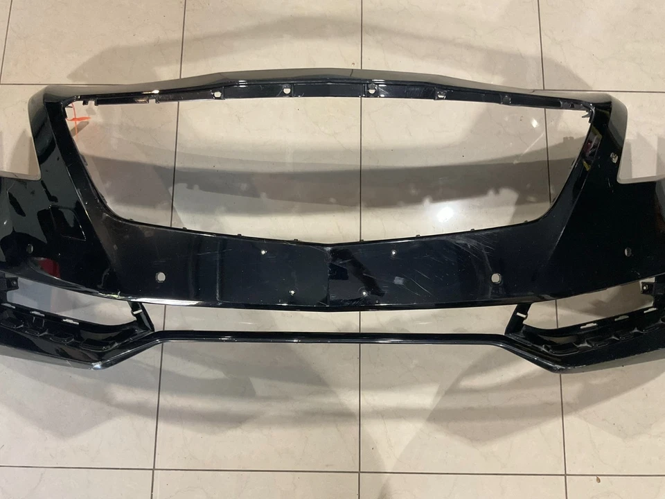 Capa de para-choque dianteiro preta 2016-2017-2018 Cadillac CT6 84105761 FABRICANTE DE EQUIPAMENTO ORIGINAL - Imagem 3 de 4