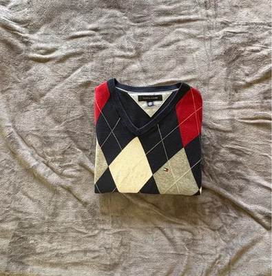 Pull Tommy Hilfiger à losanges 🎯 - Photo 1/4