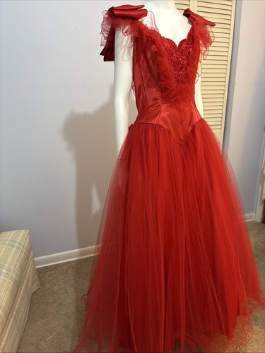 VTG Mike Benet Formals Red Gown Embroidery Ruffles Layers Of Tulle SZ S~AS IS~ - Picture 6 of 22