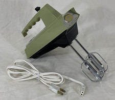 Vtg. SUNBEAM MIXMASTER Handheld Hand Mixer Avacado Green w/Beaters WORKS GREAT!