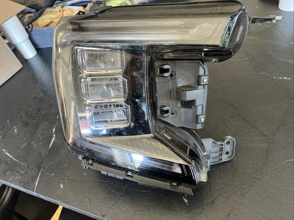 ¡Bonito! Faro LED 2021-2023 OEM GMC Yukon XL/SLT/SLE lado derecho del pasajero Foto 3 de 4
