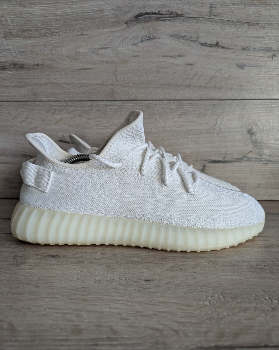 womens yeezy boost 350 v2 triple white