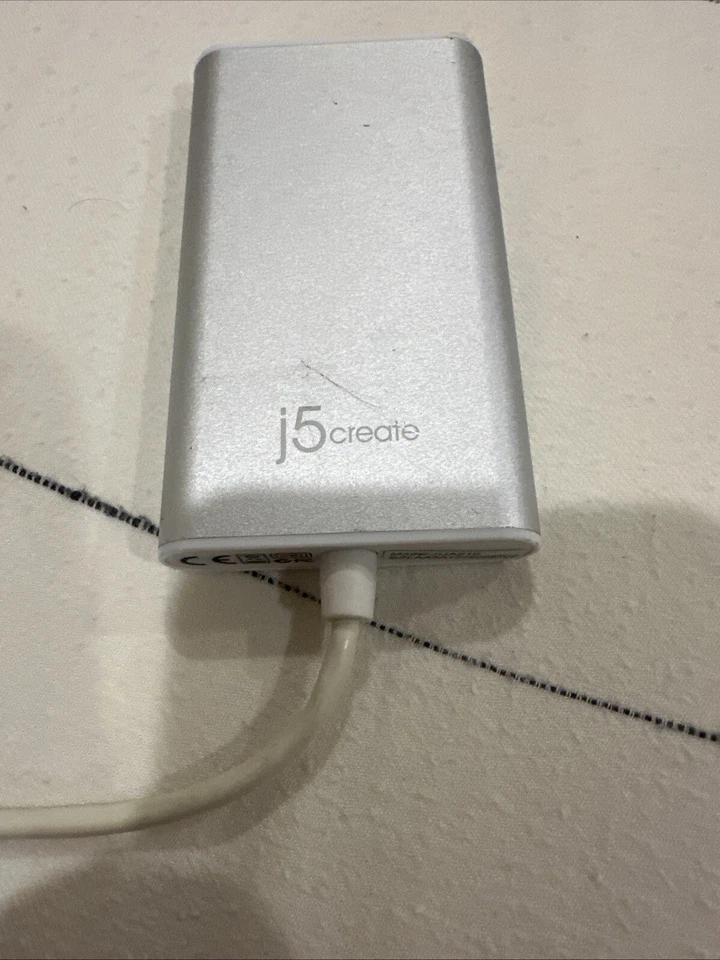 j5create USB to VGA Display Adapter JUA210 for Windows & Mac  - Image 2 of 4