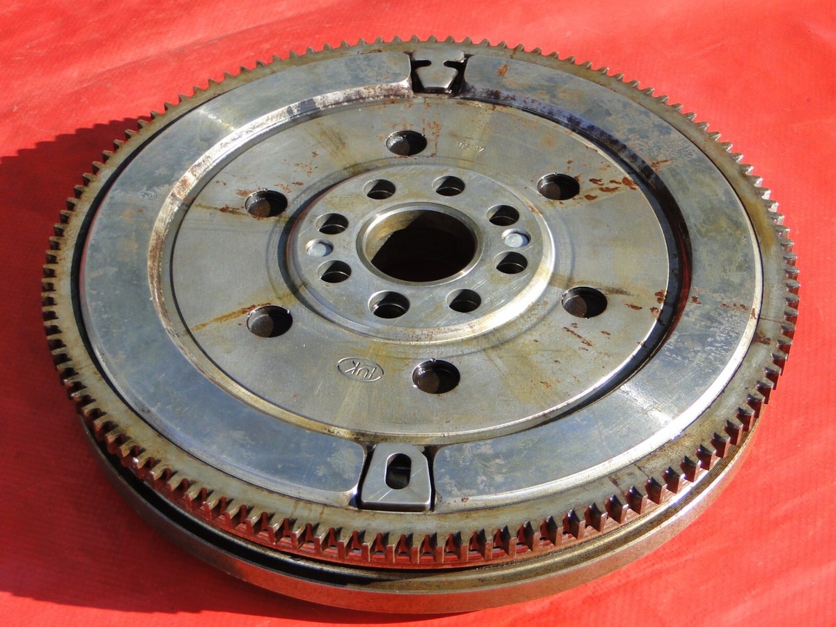 LuK DMF017 BMW E30 E36 Dual Mass Flywheel 1991-1999 GENUINE LuK DMF017 BMW E30 E36 Dual Mass Flywheel 1991-1999 GENUINE