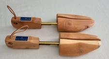 Bostonian Shoe Tree Shaper Stretcher Insert Pair Size M Medium Cedar Wood