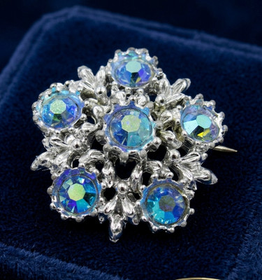 Gorgeous Vintage Blue AB Arora Borealis Rhinestone Flower Brooch A1