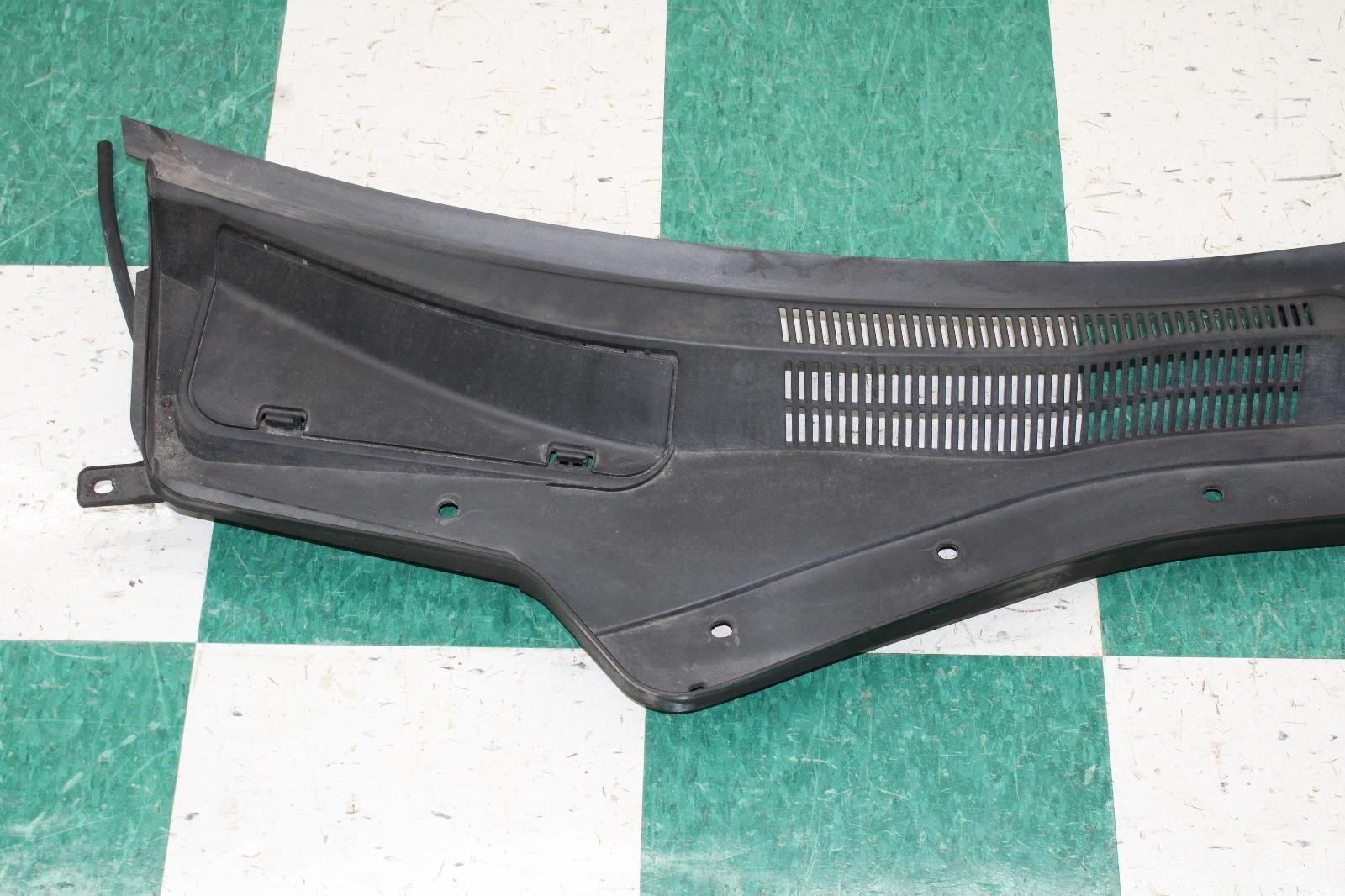 14-20 Ghibli Black Front Windshield Wiper Cowl Trim Panel OEM Factory OE WTY WTY