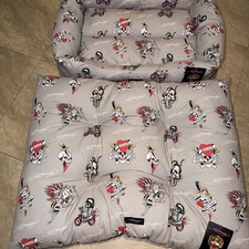 Ed Hardy Set Of TWO Plush Pet Mat Gray Graphic 36  x 28    Pet Cuddler 28x22x7