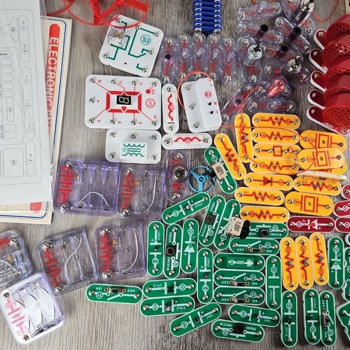 HUGE LOT Elenco Electronic Snap Circuits 150+ Pieces 10lbs+ speciality - Picture 4 of 8