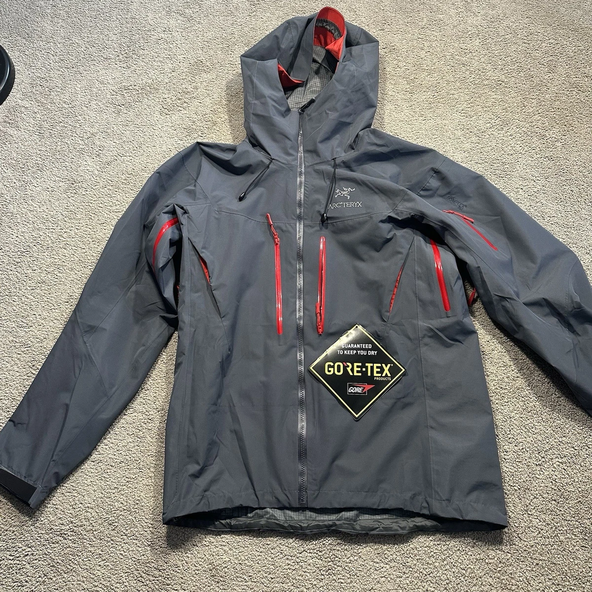 Preços baixos em Arc'teryx Alpha SV Casacos e jaquetas para Homens