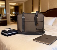 Vtg Samsonite Boarding Travel Carry On Shoulder Bag Brown Textured Vegan Leather