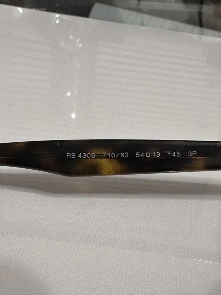 Óculos de sol Ray Ban hexagonal polarizado RB 4306  - Imagem 4 de 4