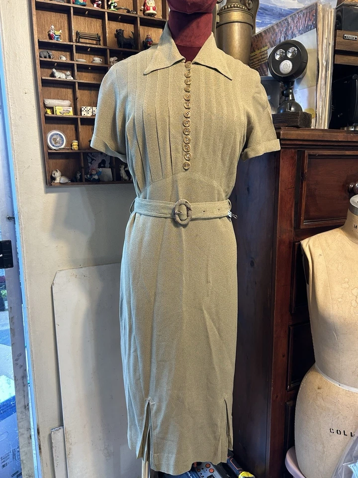 1940s Seafoam Green Dress W/ Belt Size Small - Image 2 of 4