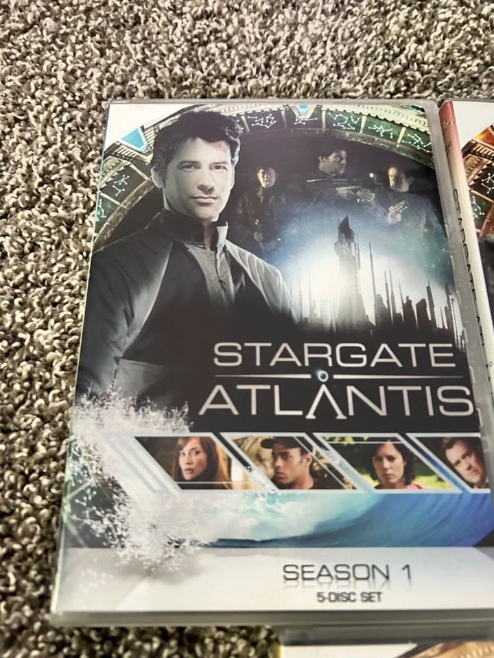 Stargate Atlantis: The Complete Series Season 1-5 (DVD Bundle) Excellent Cond. - Image 2 of 4