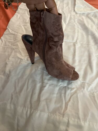 Call It Spring Size 7.5 Ankle Boots - Picture 2 of 7
