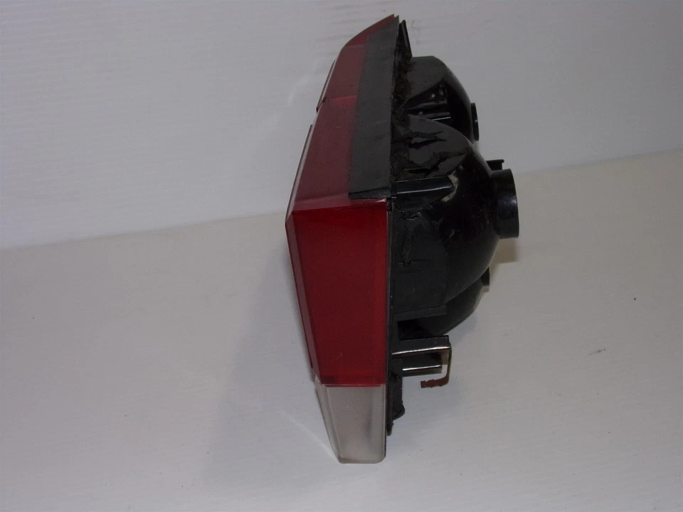 1983 - 1986 Dodge Omni LH DS задний фонарь OEM 5207661 83 84 85 86 - Изображение 4 из 4