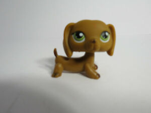 Littlest Pet Shop LPS #139 Brown Dachshund Dog Puppy Green Eyes Toys