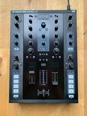 Native Instruments Traktor Kontrol Z2 + Decksaver