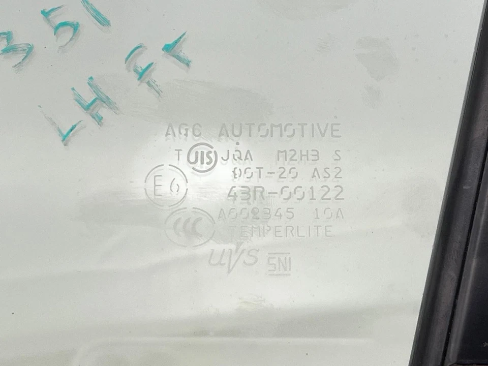 Левое переднее вентиляционное окно со стороны водителя для Toyota 86 2017-2020 годов выпуска - Изображение 2 из 4