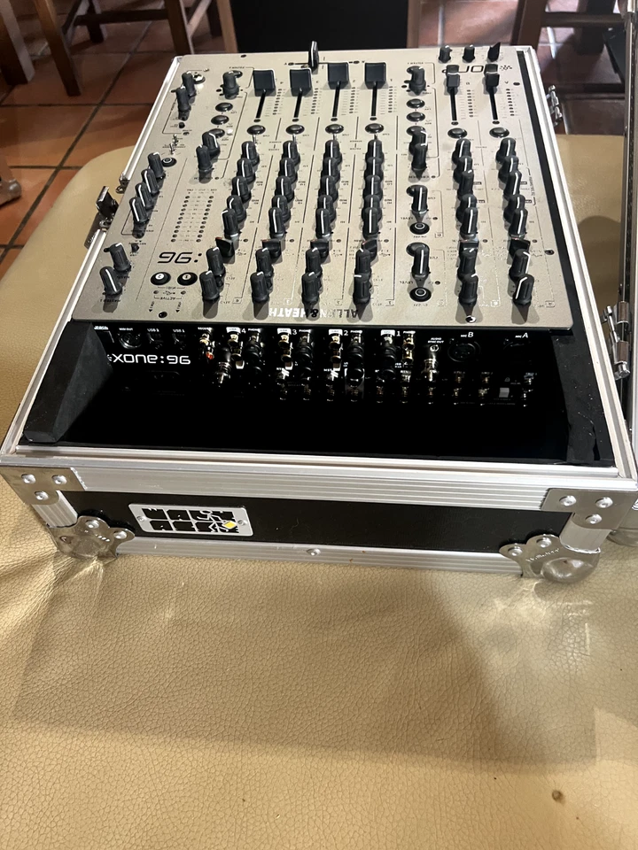 Allen & Heath XONE:96 DJ Mezclador Analógico - Imagen 3 de 4