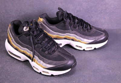 Nike Sneaker Air Max 90 Damen Sportschuhe Gr. 36,5 schwarz gold silber  BS975