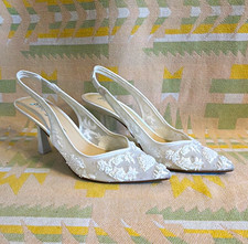 Betsey Johnson SB-NIKKI White Lace Wedding Slingback Heels Pointed Toe Size 6.5M
