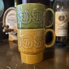 2 Vintage Coffee Mugs Stacking Stackable Ceramic Cups MCM Retro Made in Japan