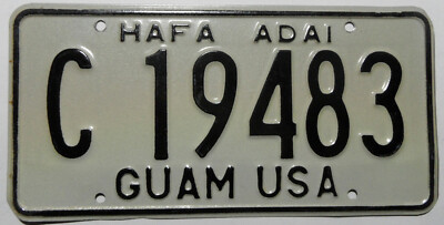 Nummernschild von Guam USA ''HAFA ADAI'' 80er Jahre schwarz auf weiß. S-4565.