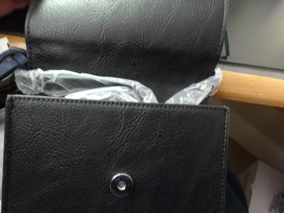 Urban Originals ¡Nuevo! Bandolera Freedom de cuero sintético con flecos Foto 3 de 4