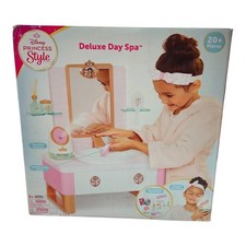 Disney Princess Style Collection Deluxe Day Spa Playset 20 Piece Vanity Toy New