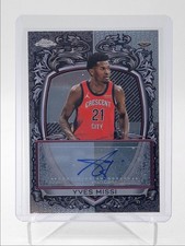 YVES MISSI 2025-26 TOPPS CHROME SIGNATURE STYLE PELICANS #SS-YM AUTO Q6383