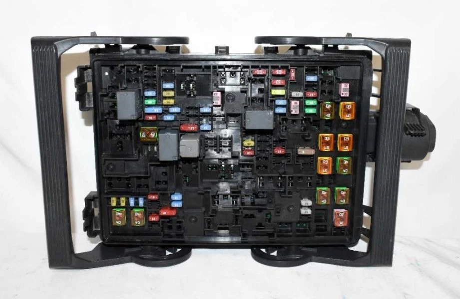23418066 Integrated Power Distribution Fusebox Module Fits 15-19 ESCALADE C14 - Image 2 of 4