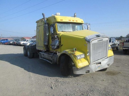 2006 Freightliner Classic Right/Passenger Side Headlamp - Picture 4 of 8