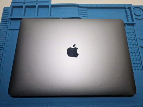 Macbook Air M1 Broken Screen - A2337 - Photo 2/2