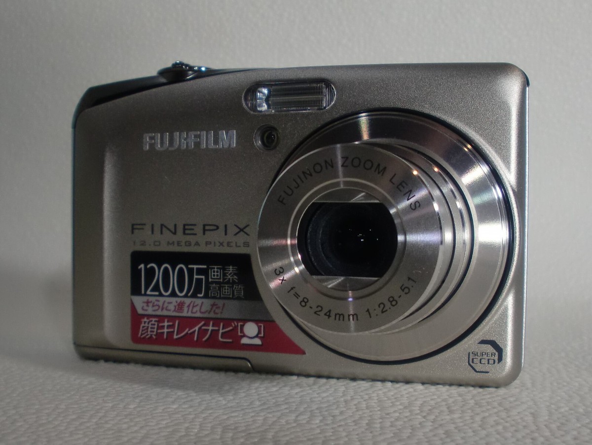 FUJIFILM FINEPIX F50fd ,f/2.8,12MP,3x,2.7in,Excellent from
