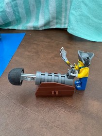LEGO Pirates 7074 Skull Island [OPEN-BOX/PRE-OWNED] - RETIRED - 99% COMPLETE!