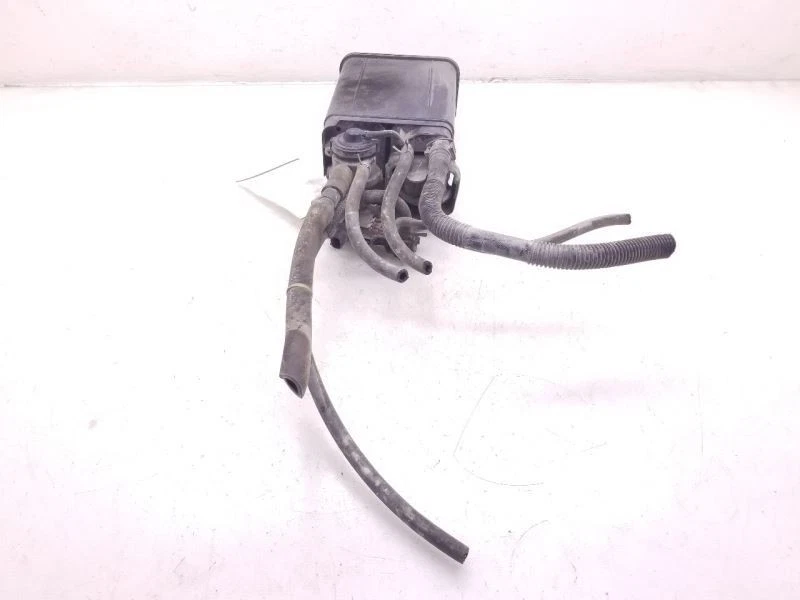 Toyota Corolla 2000 bote de vapor de combustible de 1,8 L 4 cilindros Foto 2 de 4