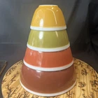 Vintage Pyrex 1950s-1960s Nesting Mixing Bowls Complete Set of 4