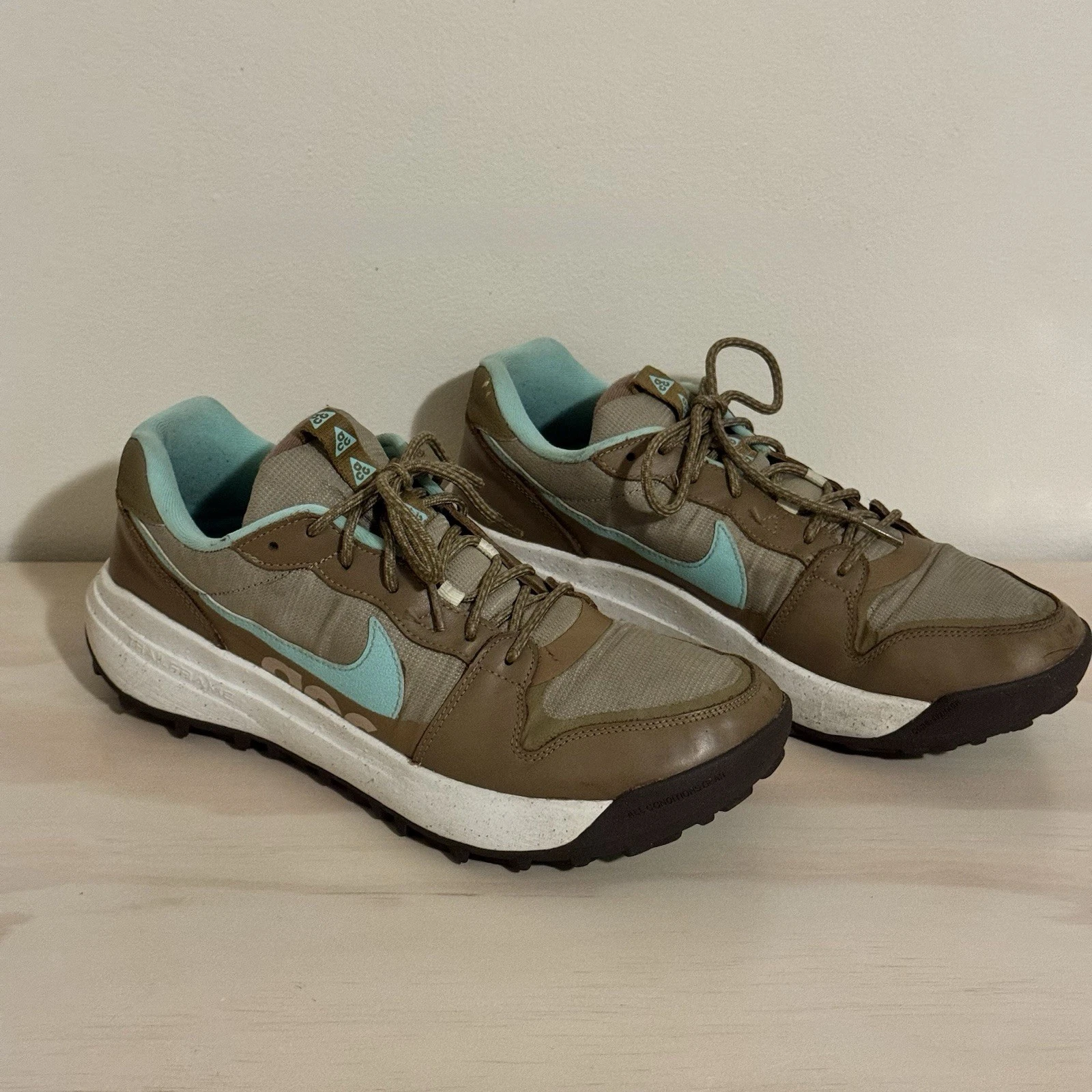 Nike ACG Lowcate Brown Limestone/Mint Green Glow Trail Grip Hiking Shoes Mens 11