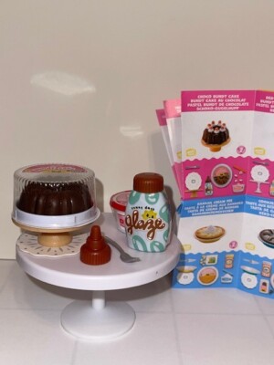 MGA Entertainment Miniverse Make It Mini Food Diner Series 2  Choco Bundt Cake