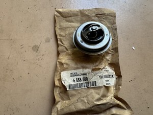 Thermostat, MELROE INGERSOLL RAND 6 668 880 Thermostat , Bobcat 