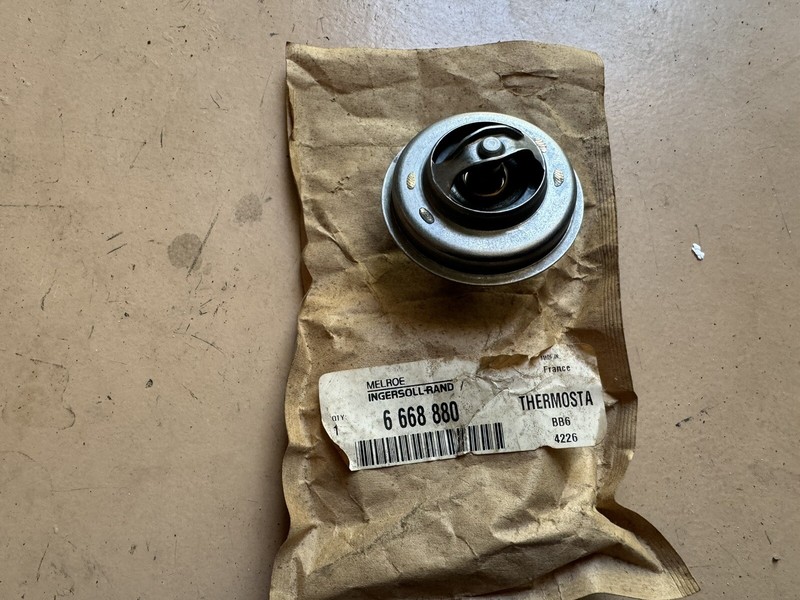 Thermostat, MELROE INGERSOLL RAND 6 668 880 Thermostat , Bobcat 