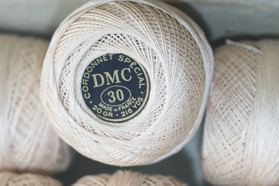 DMC CORDONNET SPECIAL 10 BALLS ECRU COLOR  CROCHET THREAT No.30 MADE IN FRANCE - Image 2 of 3