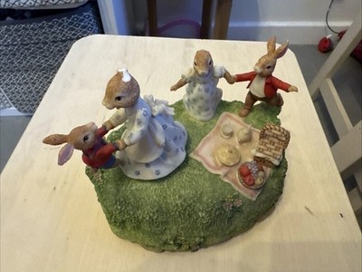 Royal Doulton Picnic Time Spieluhr Beatrix Potter beschädigt