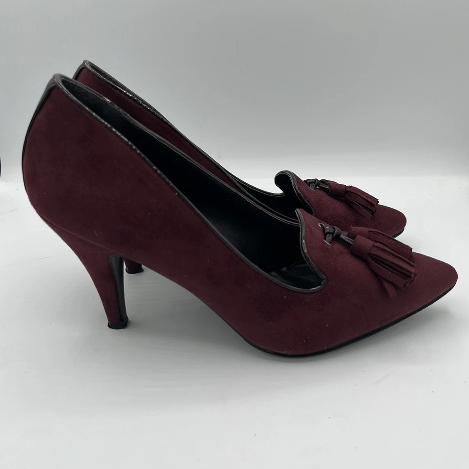 Athena Alexander Mujer Talla 8 Gamuza Borgoña Bomba Con Borla, Tacón 3.5” Foto 3 de 4