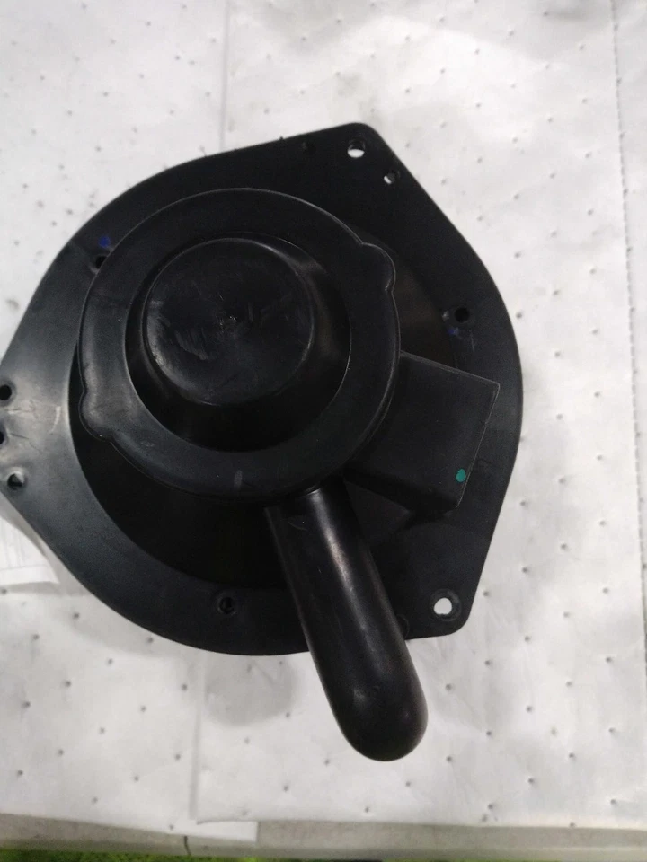 Motor soplador HVAC usado se adapta a: Chevrolet Colorado 2010 grado A Foto 2 de 4