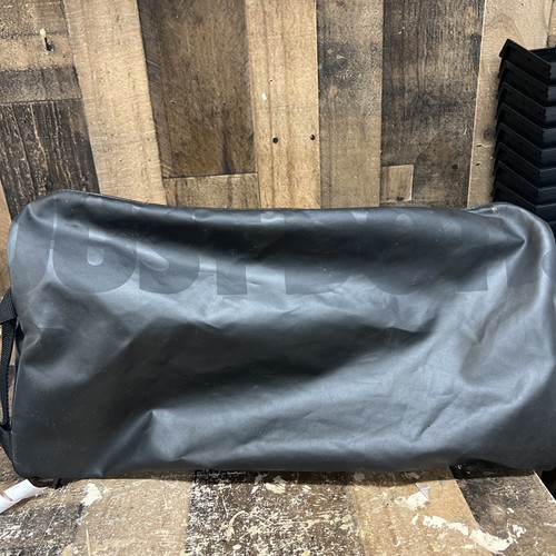 Bolsa de gimnasio Nike mediana negra de entrenamiento "Just Do It" deletreada" en la parte inferior - Imagen 5 de 9
