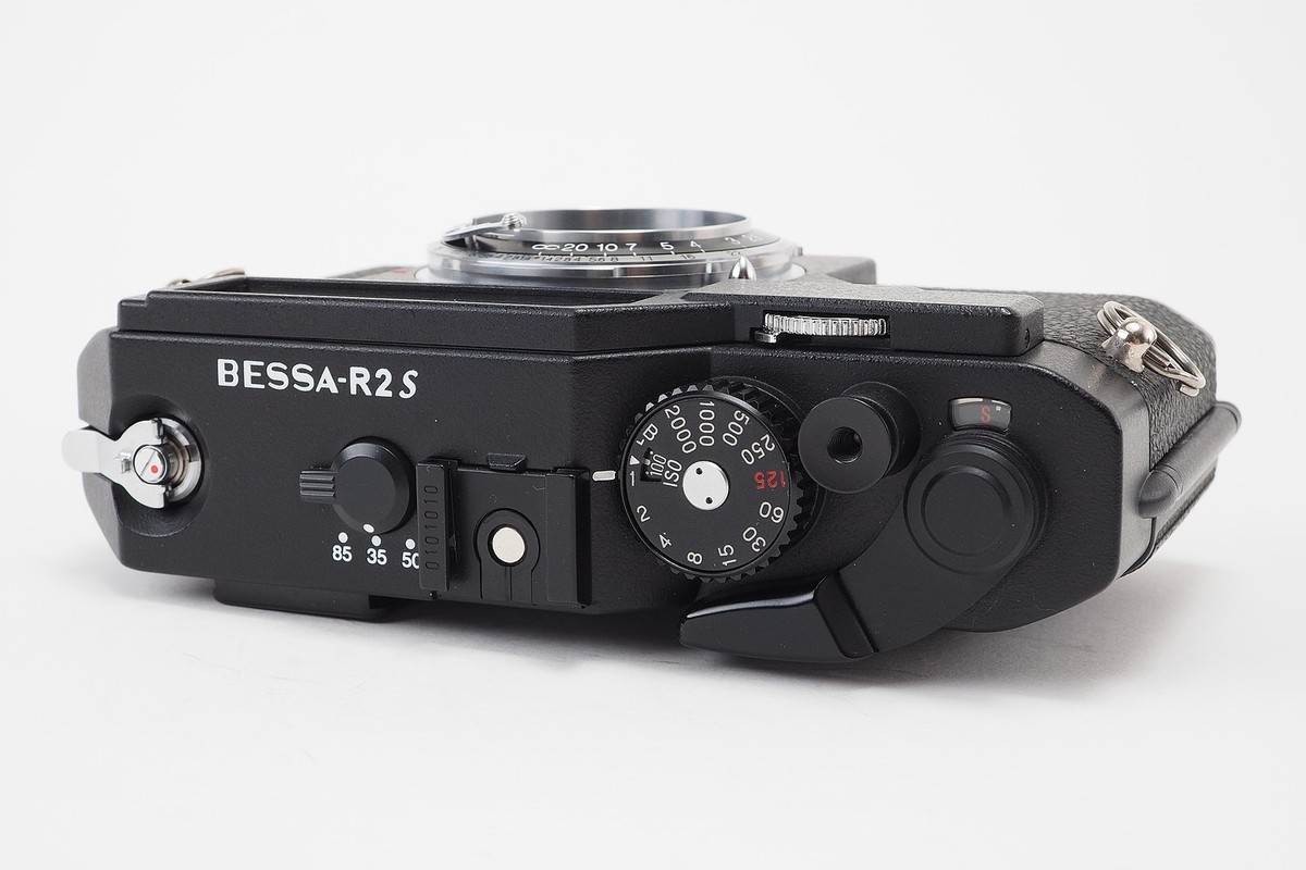 Voigtlander Bessa R2 (Olive) 35mm Rangefinder Camera -Boxed – with 