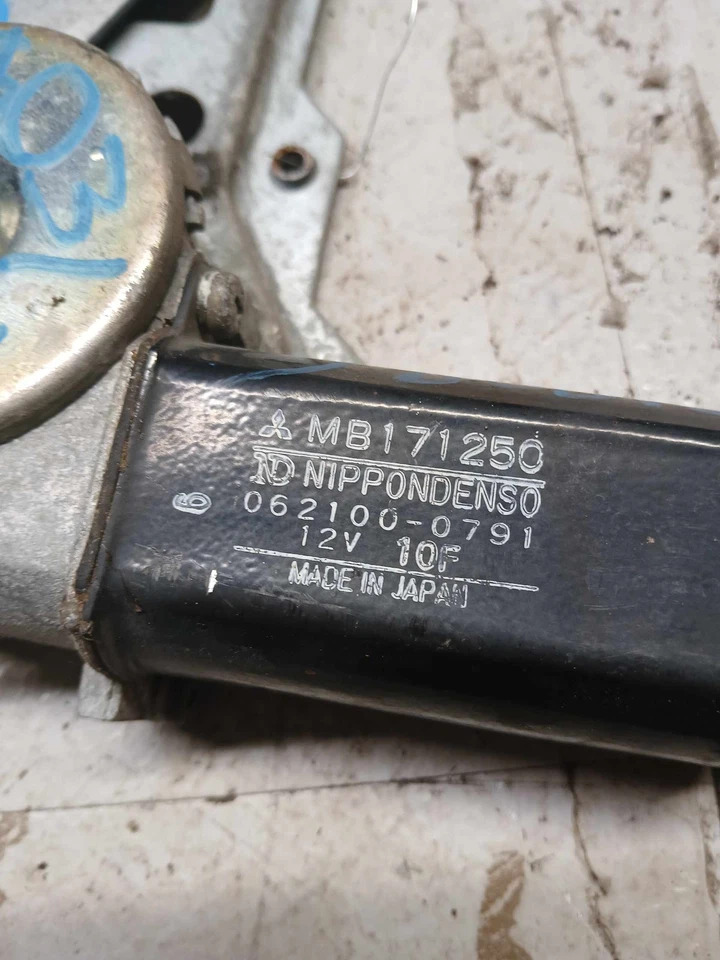 83-89 STARION 84-89 CONQUEST Puerta delantera izquierda Ventana eléctrica Motor Regulador OEM Foto 3 de 4